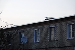 Строители завершили капремонт крыш двух многоквартирных домов в Чернянке