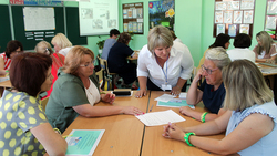 Педагоги обсудили нюансы начального общего образования на региональном семинаре в Ездочном