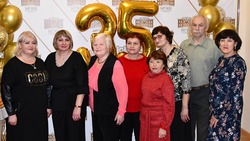 Директор чернянского музея Ольга Катинская поблагодарила дарителей за уникальные экспонаты