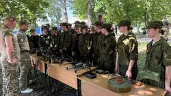 70 девушек-курсантов начали военно-патриотическую смену «Армата» в Чернянском районе