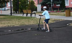 Воспитатель из Чернянки Елена Жиленкова представила развивающий бизиборд для детей по ПДД