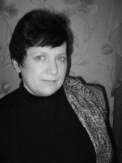 Родные чернянской поэтессы Елены Потуданской передали редакции газеты сборники её сочинений