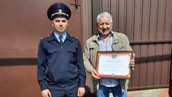 Чернянские служители правопорядка поздравили коллег на заслуженном отдыхе