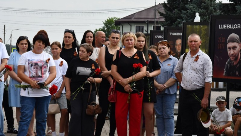 Чернянцы почтили память погибших земляков на открытии проекта «СВОи герои-2»