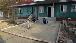 Строители провели большой объём работ по капремонту детского центра «Орбита» в Чернянке