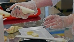 Специалисты Роспотребнадзора напомнили чернянцам правила хранения и приготовления продуктов