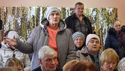 Власти муниципалитета встретились с жителями Новореченского поселения