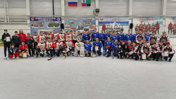 Пламя на льду. Хоккеисты почтили память чернянского спортсмена Александра Поплавского