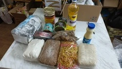 Власти муниципалитета организовали пункт выдачи гуманитарной помощи жителям Краснояружского района  