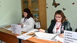 Около 1 500 чернянцев голосуют на участке №1064 в Доме детского творчества