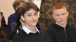 Юный художник из Чернянки Иван Николаев представил зрителям свою первую персональную выставку картин