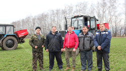 Земледельцы Краснояружской зерновой компании внесли удобрения на чернянские поля