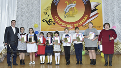 Родители 18 малышей из Кочегур получили подарки в День села