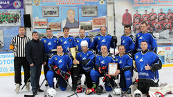 Команда «Чернянка» выиграла кубок главы администрации района на турнире по хоккею