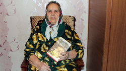 Старейший читатель Русскохаланской поселенческой библиотекой отметила 88-й день рождения