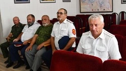 Руководитель муниципалитета Татьяна Круглякова побеседовала с чернянскими казаками