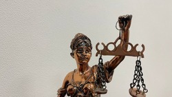 Власти РФ повысили размеры госпошлин в суды общей юрисдикции