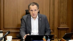 Вячеслав Гладков поручил увеличить количество трудоустроенных подростков до 60 тысяч человек