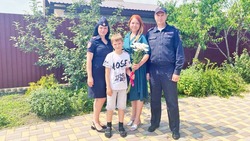 Руководство чернянского ОМВД поздравило семью правоохранителей с днём Петра и Февронии