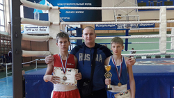 Боксёр из Чернянки Марк Семененко одержал победу в первенстве области