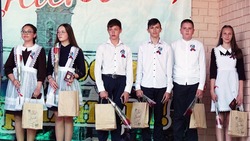 12 школьников Чернянского района получили первые паспорта в День России