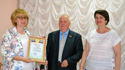 Татьяна Круглякова наградила грамотами предпринимателей района за добросовестную работу