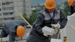 Вячеслав Гладков поздравил строителей с предстоящим профессиональным праздником 
