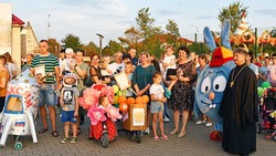 Чернянцы приняли участие в параде колясок и праздничном концерте в преддверии Дня посёлка