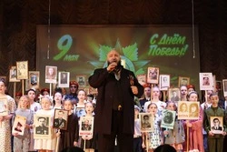 9 Мая в Чернянке отметили праздничным концертом «Салют Победы не померкнет»