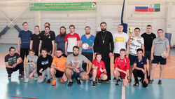 Чернянские студенты и духовенство сразились в турнире по мини-футболу