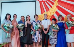 Четыре русскохаланца завершили обучение в местной школе