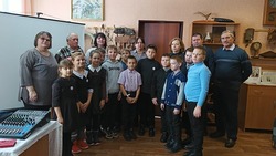 Школьники из Малотроицкого посетили урок мужества в местном краеведческом музее
